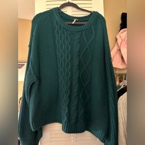 FREE PEOPLE GREEN SWEATER!